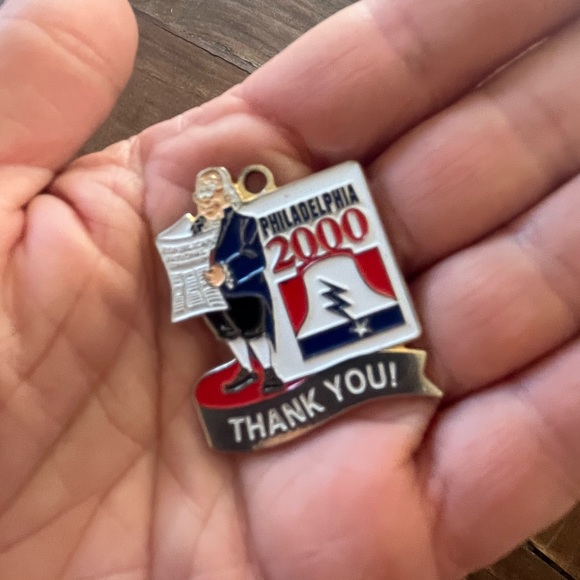 Vintage 2000 Republican National Convention Keychain/Pendant, Philadelphia - Picture 3 of 6